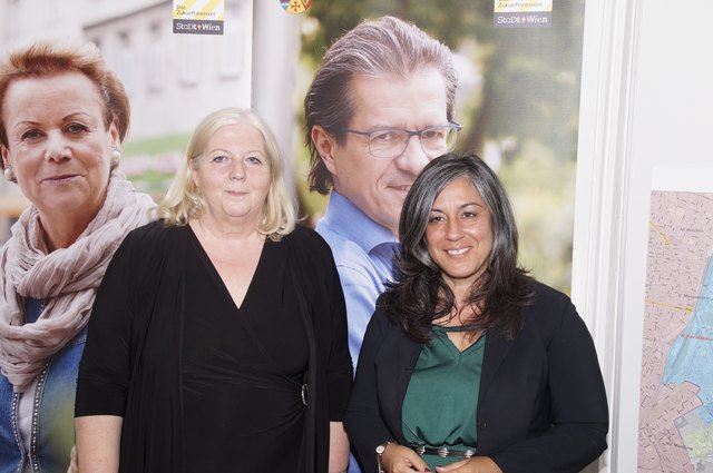 Bezirkschefin Hermine Mospointner und Vizebürgermeisterin Maria Vassilakou (r.).
