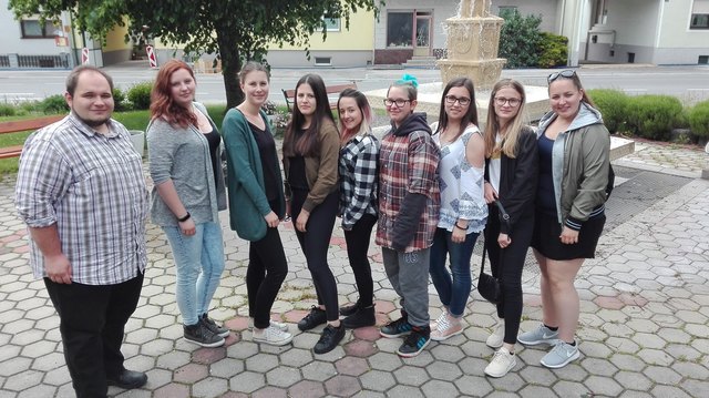 Lukas Herold (Trainer), Melanie Obleser, Selina Ecker, Anna Fuchs, Julia Haider, Nadine Binder, Liza Birkas, Celina Fuchs, Lara Prikoszovich. | Foto: Foto: Grauwald