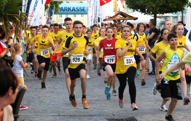 Laufen macht Schule: Im Bild aus dem Vorjahr die Teilnehmer der SNMS Vöcklabruck. | Foto: Alois Huemer