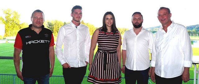 Der neue Vorstand des SV Stegersbach
v.l.: Romeo Mattis (Kassier Stv.), Bernhard Krammer (Obmann), Kristina Hackl (KassierIn), Hannes Thier (Obmann Stv.) Karl Krammer (Schriftführer, scheidender Obmann) | Foto: SV Stegersbach
