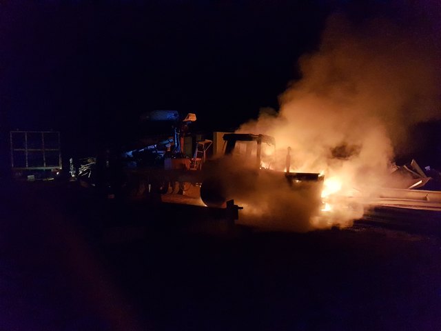 Am Heimweg sah der Feuerwehrkommandant zufällig das brennende Fahrzeug. | Foto: FF Atzbach
