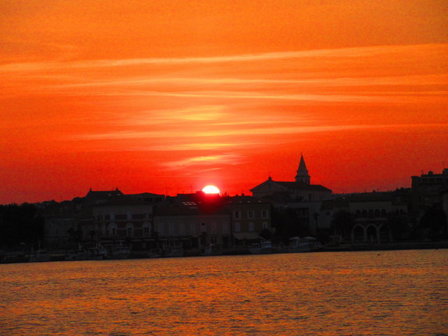 Sonnenaufgang über Porec, Kroatien