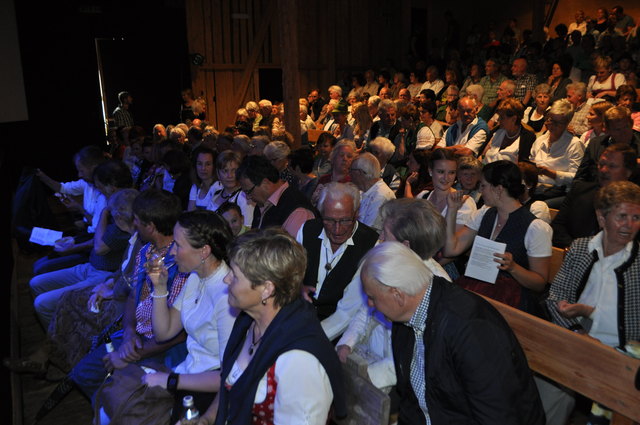 "Volles Haus" im Steudltenn..