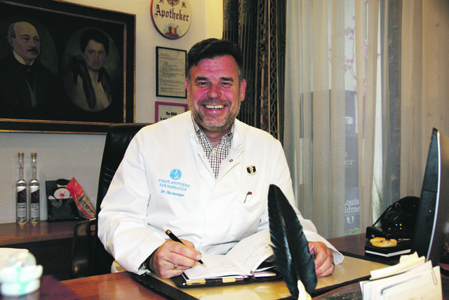 Dr. Martin Hochstöger legt sein Amt als Präsident der Apothekenkammer Tirol nach zehn Jahren nieder.