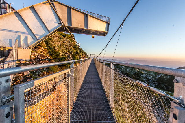 Die "Hochkar360°Skytour" hat sich seit Juni 2015 zu einem echten Publikumsmagneten in den Ybbstaler Alpen entwickelt, wo man auf 1.750 Metern Seehöhe die Bergwelt des Hochkars hautnah erleben kann. | Foto: Fahrnberger
