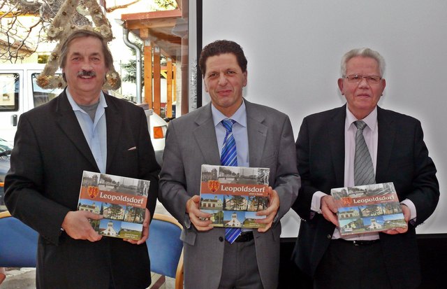 Gerhard Horvath und Ortschef Fritz Blasnek.