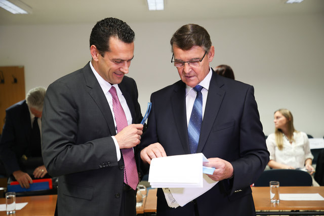 Prozess Landesgericht Salzburg: Othmar Raus (rechts) mit seinem Anwalt Gerhard Ruhrl | Foto: Franz Neumayr