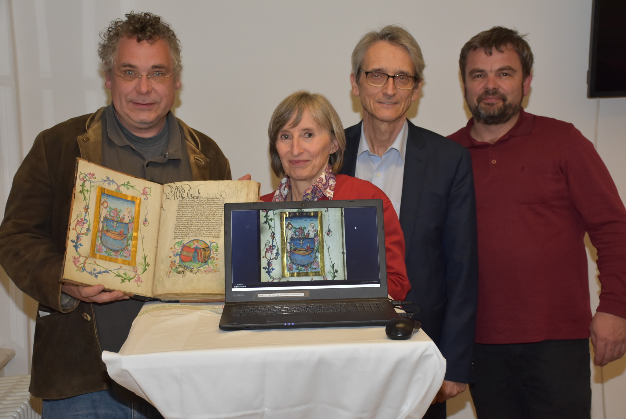 Geheimnisvolles Medizin-Buch wird von Landesbibliothek digitalisiert