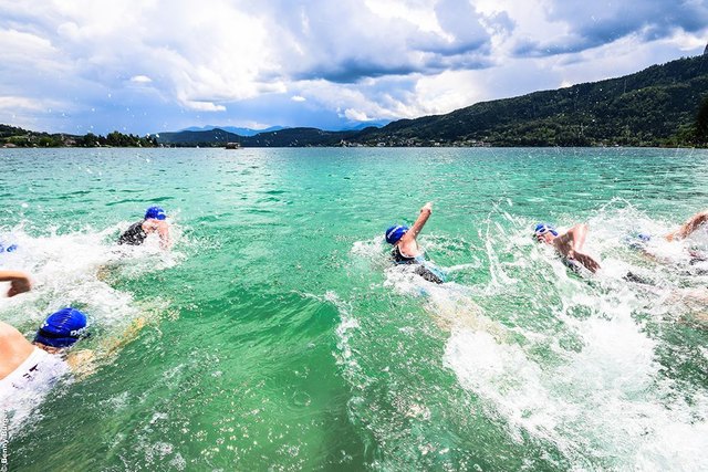 Über 1.000 Athleten haben sich bis Nennschluss bereits für den beliebten Triathlon-Bewerb am Wörthersee angemeldet. Am Samstag stürzen sich die Besten der Besten in das Wasser | Foto: HSV