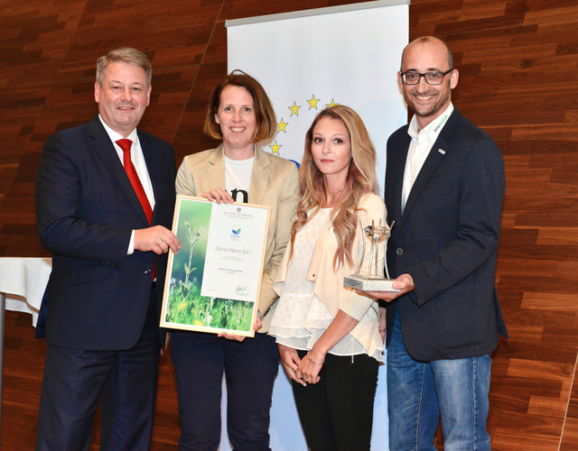 Bundesminister Andrä Rupprechter nahm an der EMAS Konferenz 2017 zum Thema "Circular Economy" teil und verlieh die EMAS Preise 2017 an die besten Unternehmen und Teams. | Foto: BMLFUW/William Tadros