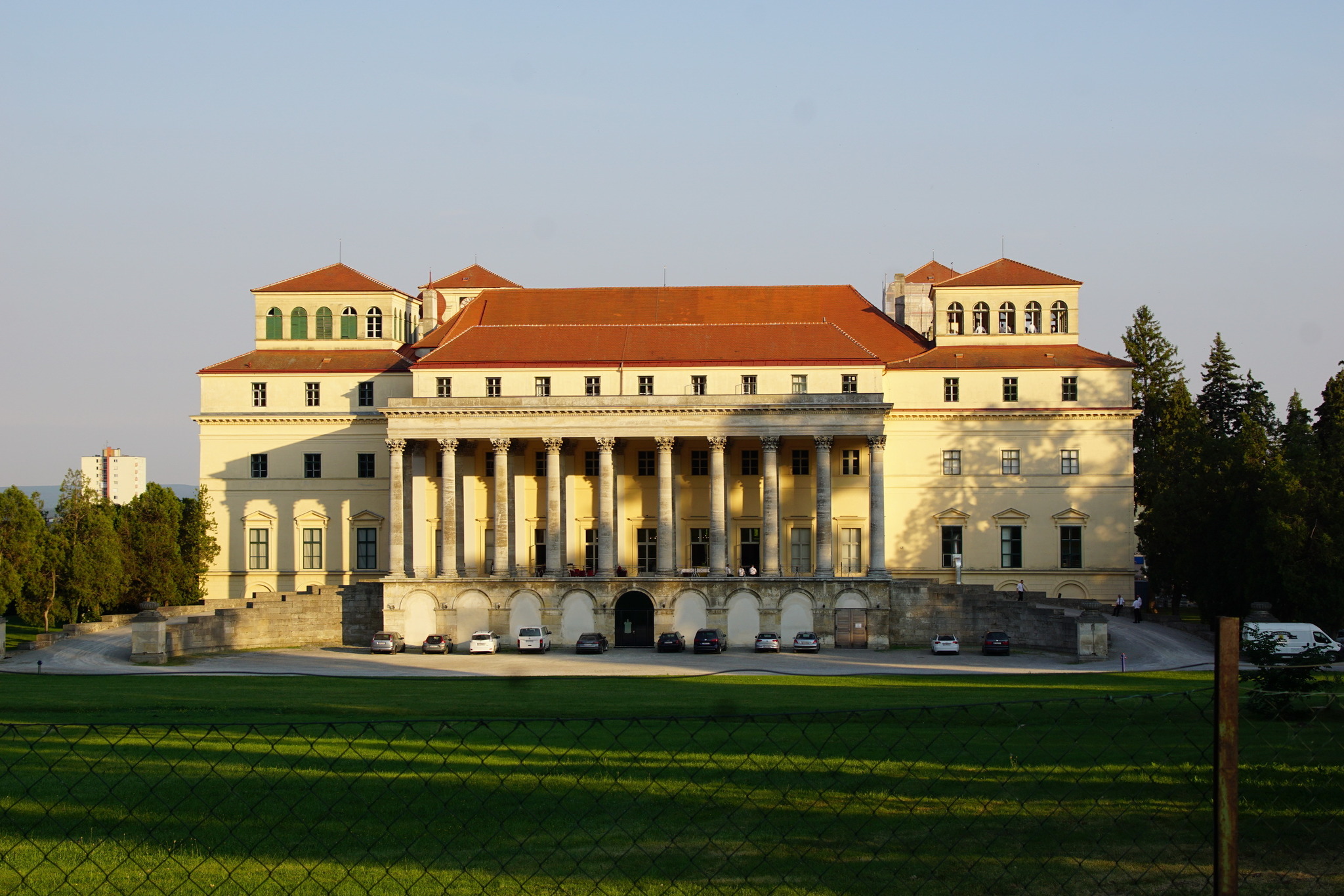 Schloss Esterhazy Rückansicht..... Eisenstadt