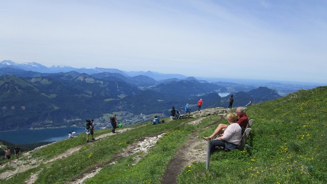 Viele Besucher haben heute die herrliche Aussicht genossen.