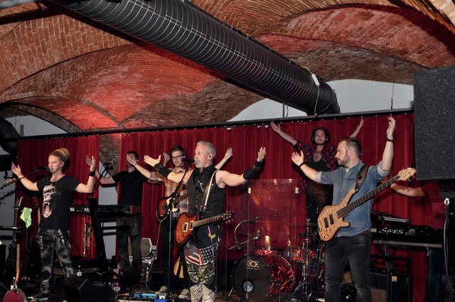 Für die Musik zeichneten "Johanns Erben" verantwortlich.