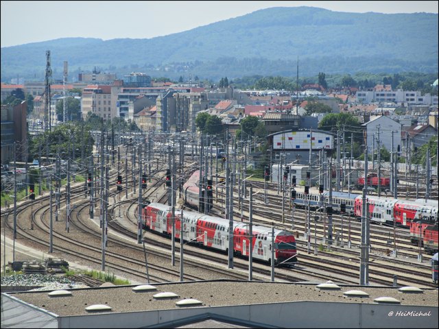 Am Matzleinsdorfer Platz.