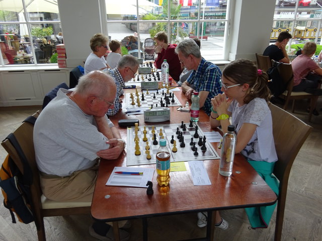 In der Trinkhalle trafen zu Pfingsten rund 230 Schach-begeisterte aufeinander. | Foto: Daniel Lieb