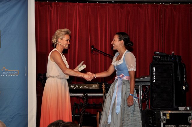 Alexandra Meissnitzer mit Julia Schwaiger.