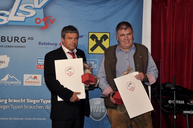 Wolfgang Zingerle und Charly Putz haben das Ehrenabzeichen in Silber erhalten.