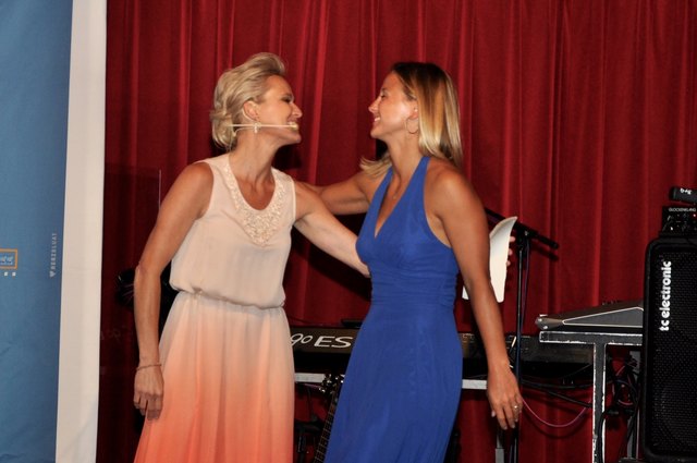 Alexandra Meissnitzer mit Michaela Kirchgasser.