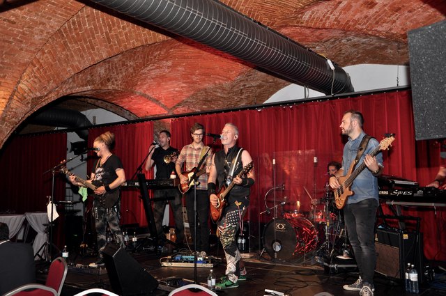 Für die Musik zeichneten "Johanns Erben" verantwortlich.