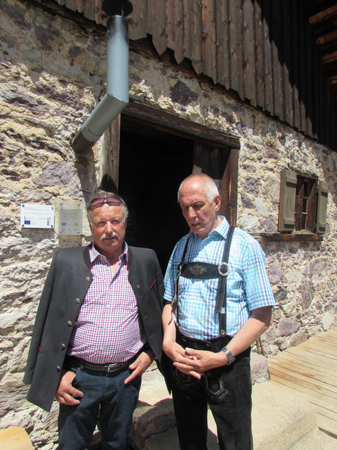 Kurt Tschiderer ist Hauptinitiator, dass das 2/3 Gericht als Unesco Kulturerbe eingereicht wird. Alfons Falch ist Gewalthaber des 2/3 Gerichts.