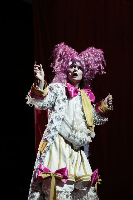 Vera Bommer im Stück CYRANO DE BERGERAC | Foto: (c) Lupi Spuma