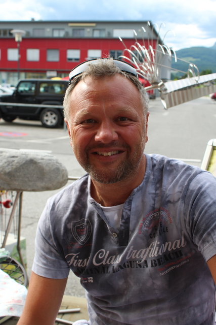 Ich würde meinen Kindern zu beidem raten. Die Möglichkeiten dazu sind da. Wichtig ist, dass die Handwerksberufe gestärkt werden. (Helmut aus Tamsweg)