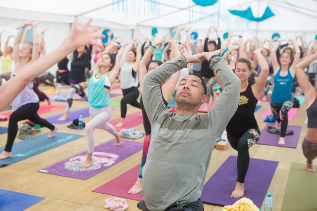 An zahlreichen Schauplätzen wurde das Yoga-Fest abgehalten. Sowohl indoor als auch outdoor wurde viel geboten