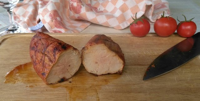 Schweinefilet rosa gegrillt