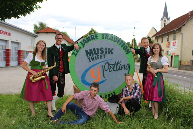Fesch in Tracht zeigt sich der MV Trachtenkapelle Pötting gerne – ganz besonders beim Bezirksmusikfest. | Foto: Musikverein Trachtenkapelle Pötting