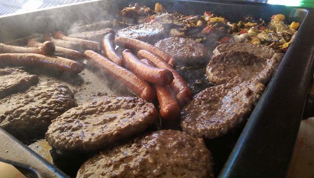 Grillerei auf Balkonien