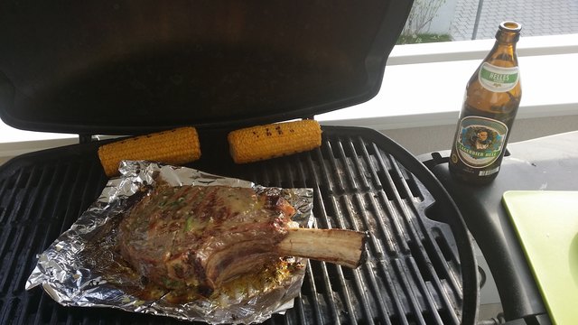 2kg tomerhawk steak in augustinerbier-senf marinade