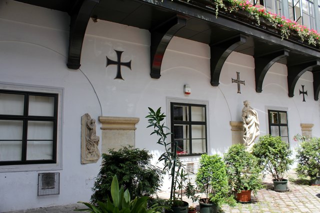 Im "keinen Deutschordenshof"