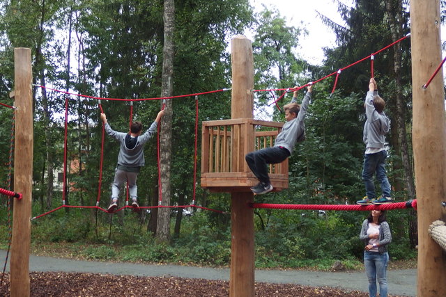 Den Waldspielplatz im Siebenhügelwald in Waidmannsdorf gibt es seit 2015 und bietet eine besondere Atmosphäre