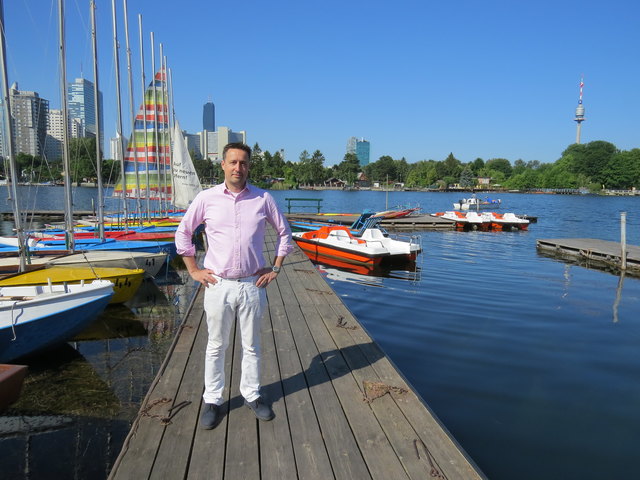 Obmann Markus Griessler hat mit Bootsvermietern, Gastronomen und Beherbergungsbetrieben das Lichterfest neu organisiert.