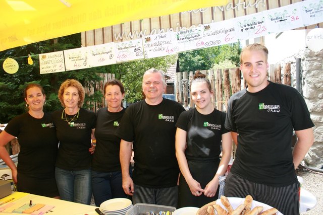 Walter Maresch und sein Team sorgten für das leibliche Wohl am Anningerhaus