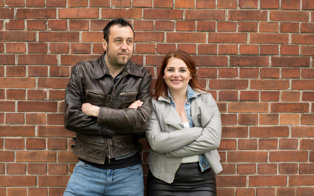 "Hauptplatz Nr. 3" heißt der erste Song von Martin Nero und Isabell Pannagl alias "Rautöne". | Foto: Rautöne