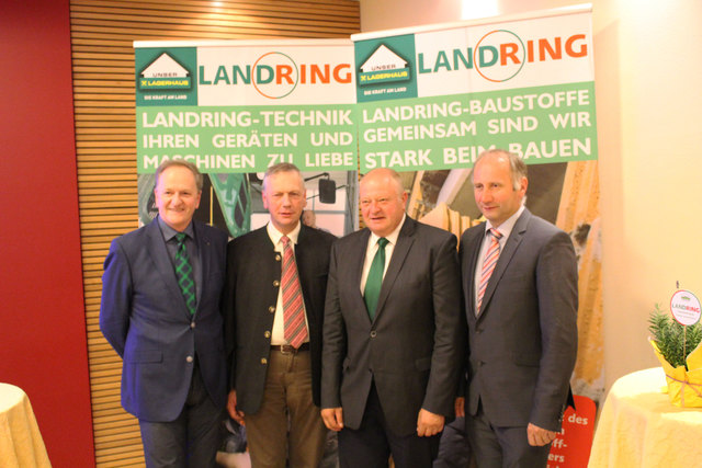 AR-Vorsitzender Josef Haider, OBM-Stellv. Stefan Harrer, Obmann ÖkR. Johann Pretterhofer, GF Peter Schinnerl (v.l.n.r.) | Foto: Landring