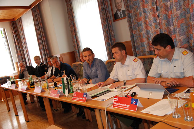 Einsatzkräfte aus den drei Ländern Österreich, Deutschland und Tschechien bündeln an den Übungstagen ihre Kräfte. | Foto: Foto: OÖLFV