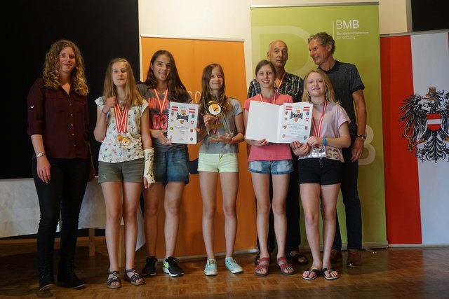 Die Schulschach-Staatsmeisterinnen 2017: Chiara Gratzer, Franziska Warmuth, Magdalena Wieser, Neuwirth Emma und Valentina Valtiner | Foto: KK/NMS Kötschach-Mauthen