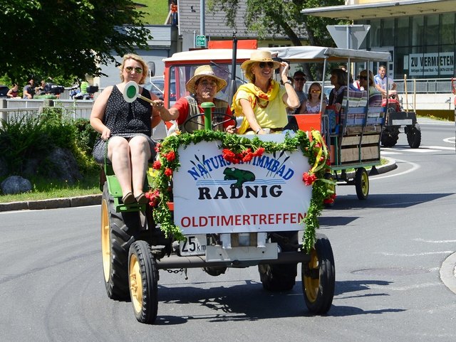 Bereits zum zehnten Mal zeigten sich Oldtimer auf zwei und vier Rädern in der Wulfeniastadt