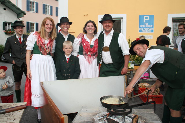 D`Stoaklüftla verwöhnten die Gäste mit Kas-Spatzen.