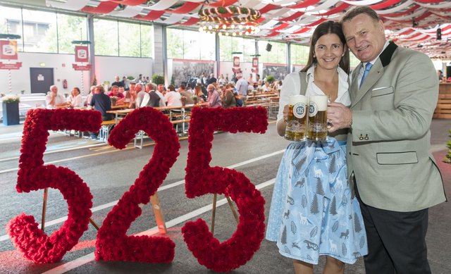 Stiegl Jubiläumfest: Alessandra und Heinrich Dieter Kiener | Foto: Neumayr