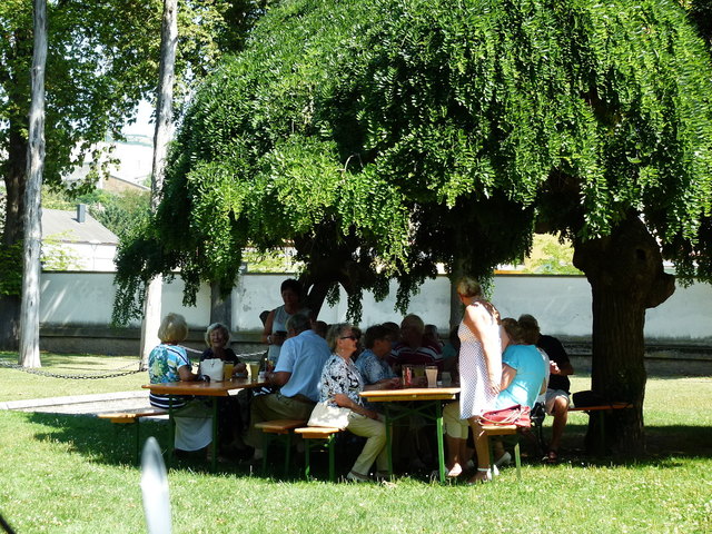 Im Gemeindepark (Aufnahme Kurkonzert 2014)