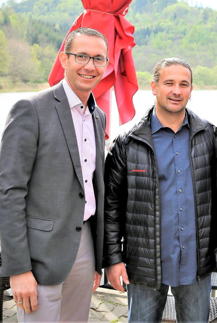 Tauschen sich auch abseits gemeinderelevanter Veranstaltungen aus: Stefan Helmreich (Bürgermeister Lieboch) und Matthias Brunner (Bürgermeister Thal) | Foto: WKO