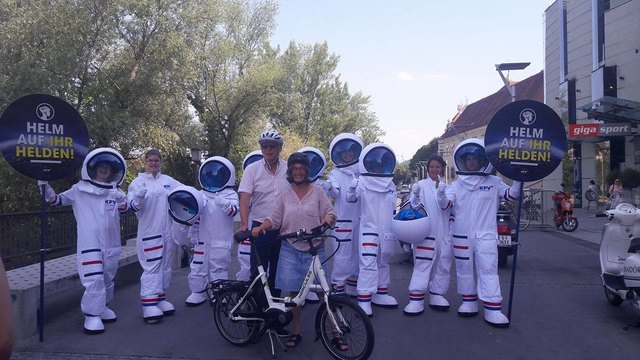Helmpflicht Thema auf meinbezirk.at Die Fahrradsaison startet ¿ Ist fahren mit Helm Pflicht