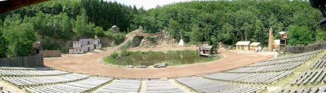 Feiern Sie mit Waterloo und Winnetou 30 Jahre Freilichtbühne Gföhlerwald und gewinnen Sie 2x2 Tickets für einen Termin deiner Wahl
Die Bezirksblätter Niederösterreich verlosen in Kooperation mit den Veranstaltern 2x2 Tickets für das große Jubiläumsfest. Einfach auf mitmachen klicken und schon haben Sie die Chance an einem der drei Tage (den Termin überlassen wir Ihnen) in die Welt von Winnetou und Old Shatterhand einzutauchen und 30 Jahre Freilichtbühne Gföhlerwald zu feiern!
