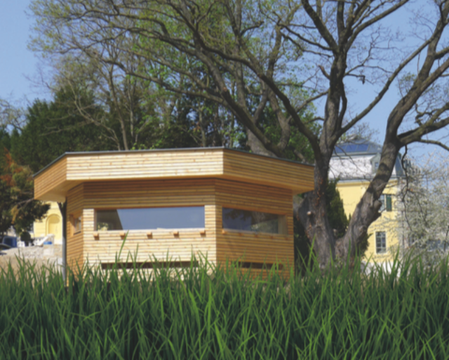 Im Garten des Martinschlössl befindet sich der neu errichtete Bienen-Pavillon. | Foto: Apis-Z