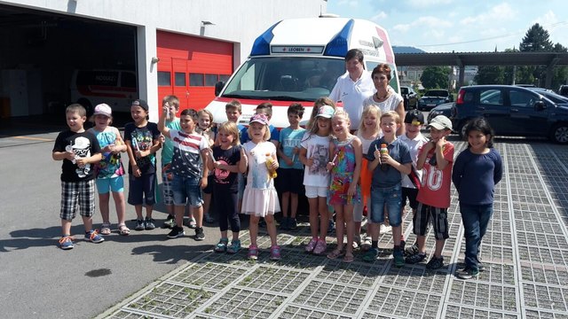 Spannender Tag: Die Kinder der Volksschule Leitendorf waren begeistert vom Treffen mit dem Roten Kreuz | Foto: KK