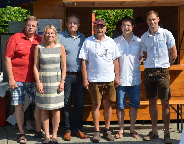 Hans Daichent (Diakoniewerk), Nina Sinnhuber (Regionalbetreuerin Gesunde Gemeinde), Bürgermeister Horst Gerner, Walter Haid, Gert Smetanig und Florian Reitsammer (Leader Oberinnviertel-Mattigtal).