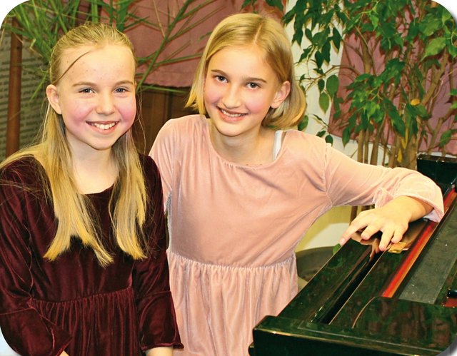 Die „Pianotrolle“ Astrid Fichtner und Eva Hellmich erspielten beim Bundesbewerb von prima la musica in St. Pölten einen ersten Platz.